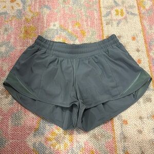 Lululemon Hotty Hot Short Size 6 Rare Color